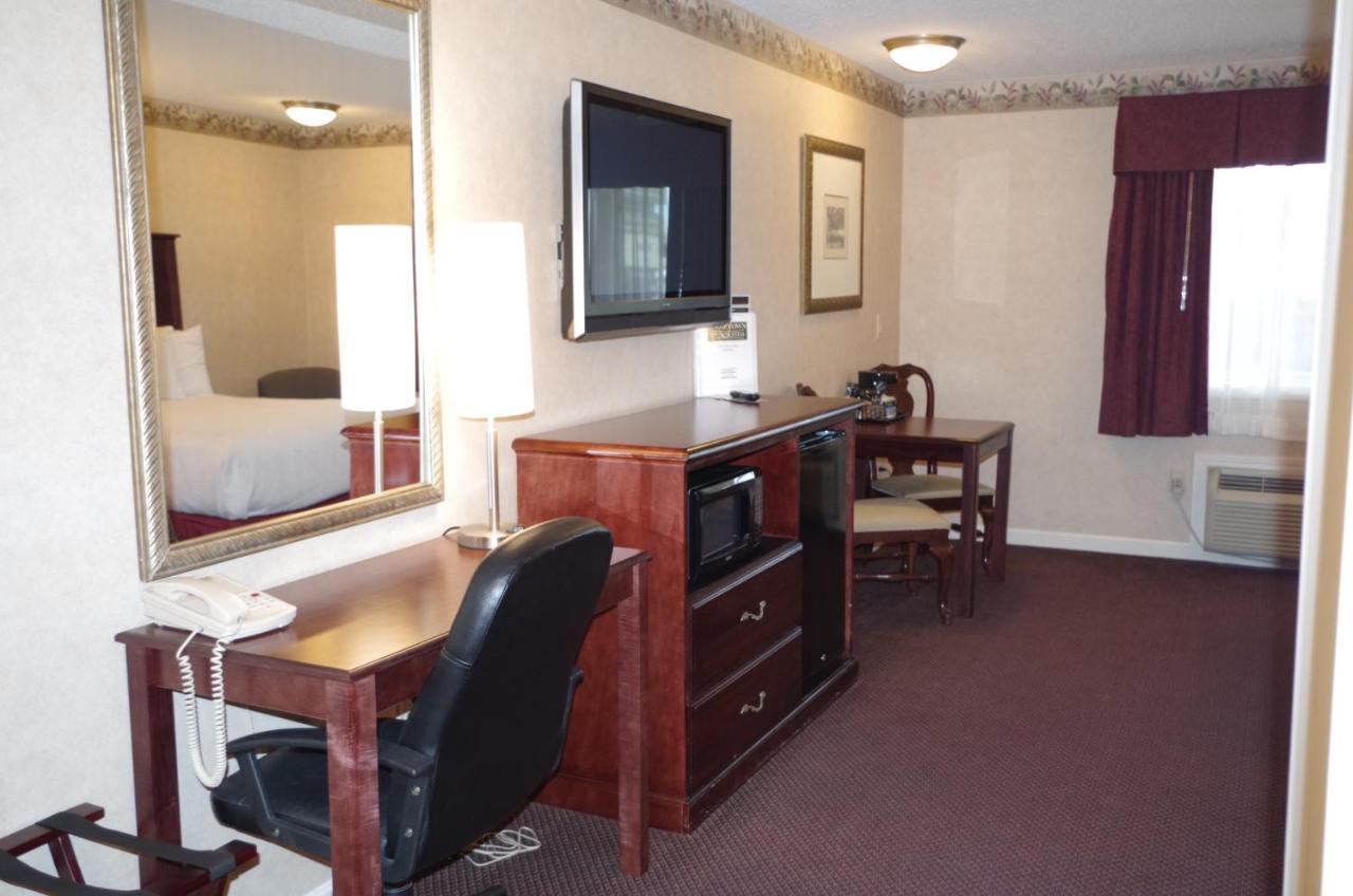 Shiretown Inn & Suites Houlton Esterno foto